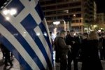 L Dimanche 15 février. Un drapeau grec dans la foule. Pour de nombreux (...)