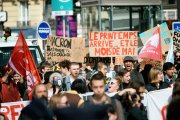 Après le 49.3 et le rejet des motions de censure, la vraie démocratie est dans la rue : dégageons Macron et sa réforme !